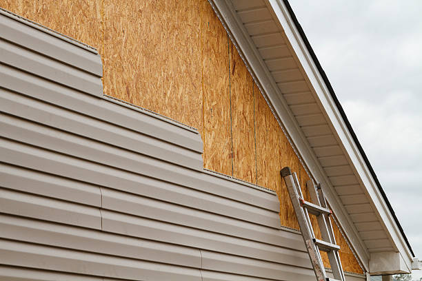 Professional Emergency Siding Repair technician working in Hathorne, MA